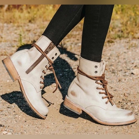 FREEBIRD Manchester Cream Combat Boot - Picture 2 of 9